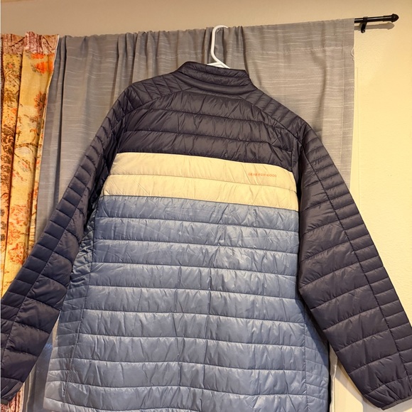 NWT Women’s XL Cotopaxi Blue and Cream Light Puffer Jacket - Picture 8 of 8
